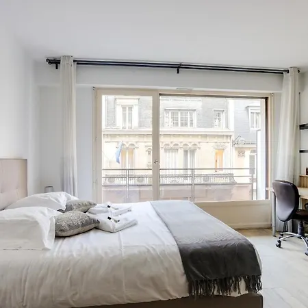 Cozy Studio Near Eiffel Tower By Guestready Apartment Paris