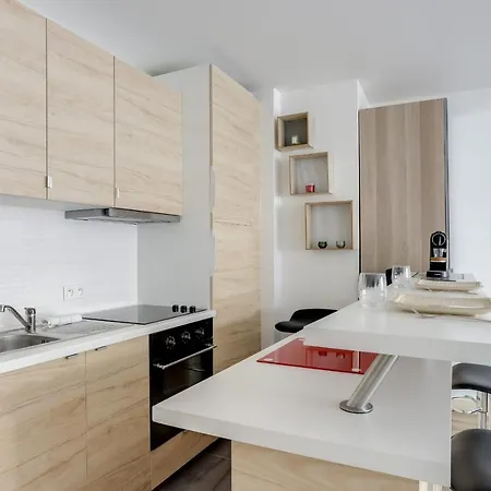 Apartment Cozy Studio Near Eiffel Tower By Guestready